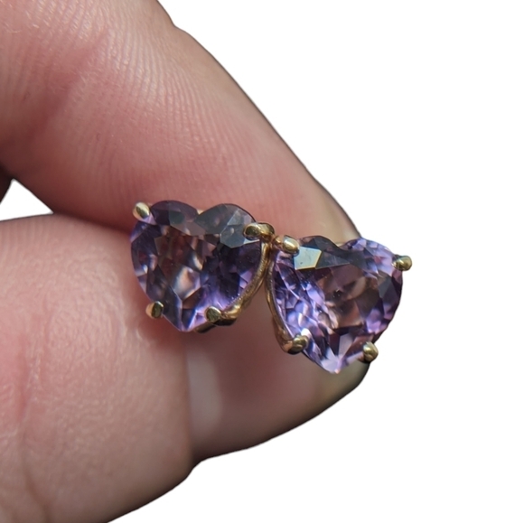 14k Solid Gold 8x8mm Heart Shaped Amethyst Stud Earrings - Picture 13 of 17